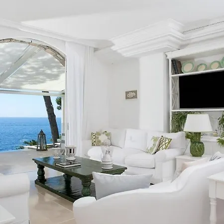 Private Pool 200m From